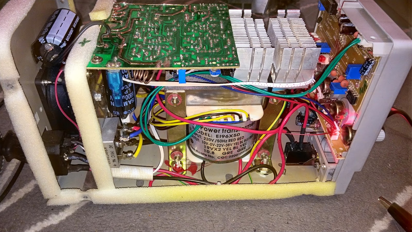 BET - Blog Elektroniczno Technologiczny: Zasilacz WEP PS-305D ...