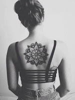 Tatuajes en la espalda para mujeres