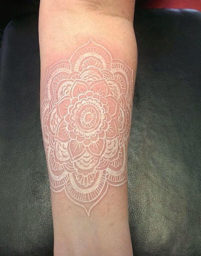 Branco antebraco mandala