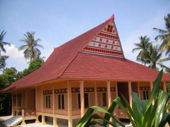 Rumah Adat Baileo Maluku