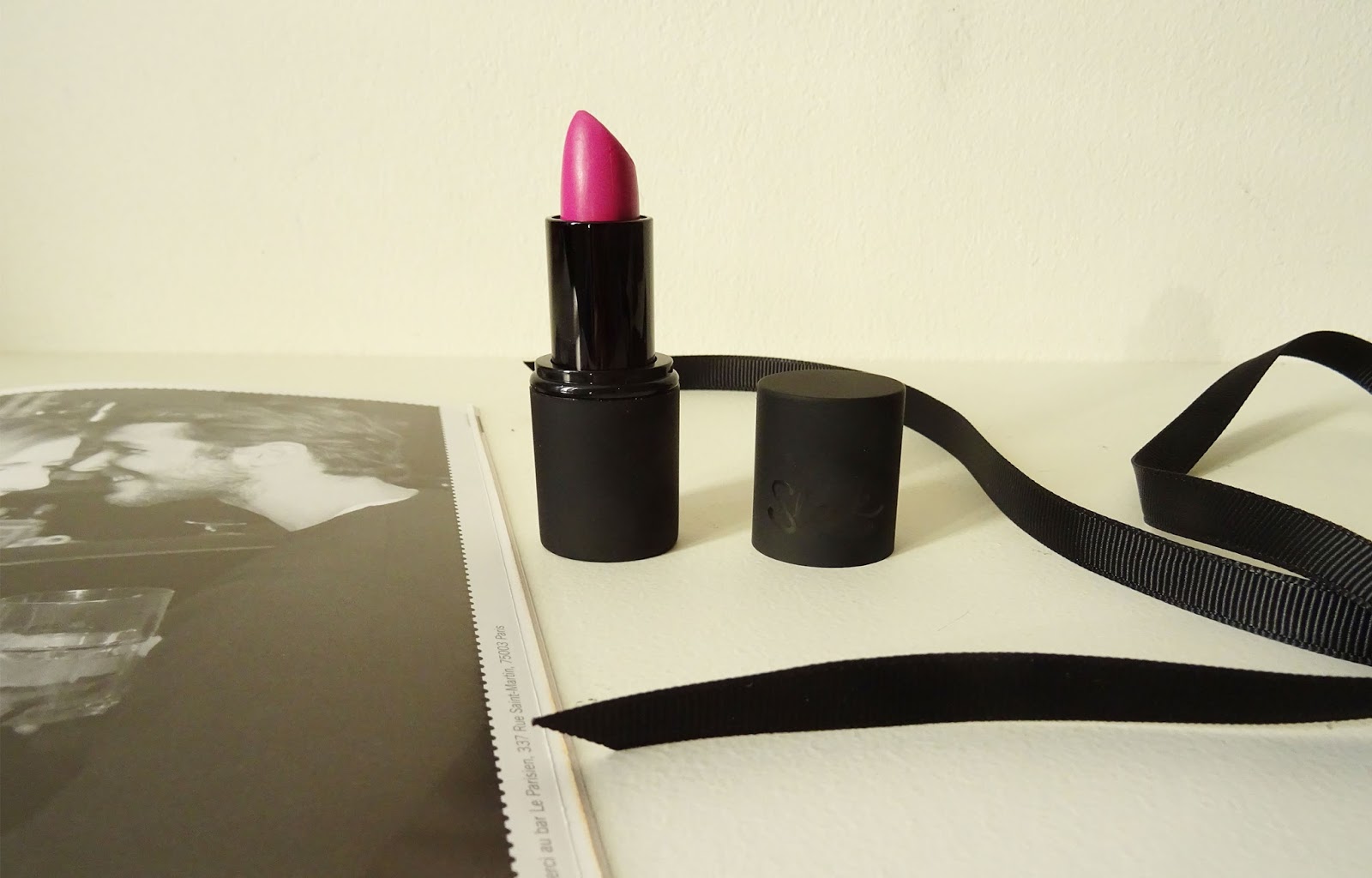Sleek MakeUp, True colour lipstick in stiletto Glossybox