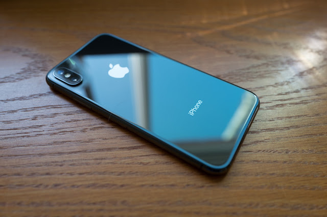 Membongkar Isi Dalaman Apple iPhone X yang  Harganya Fantastis