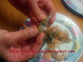 Τα φαγητά της γιαγιάς - Πως καθαρίζουμε τις γαρίδες