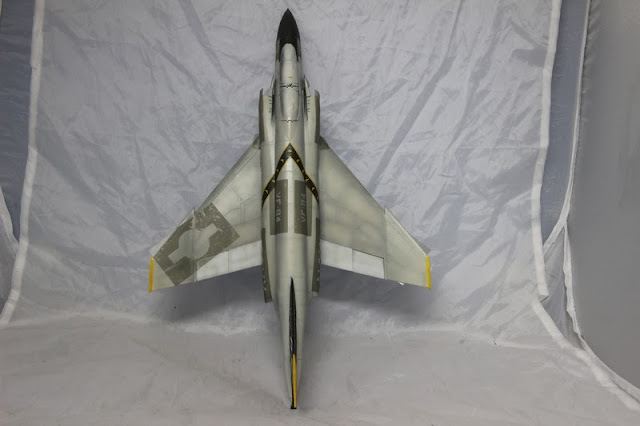 Montage pas à pas du F-4B Phantom II d'eduard au 1/48. F-4B Phantom II,Eduard 1/48, La réalisation de la décoration.