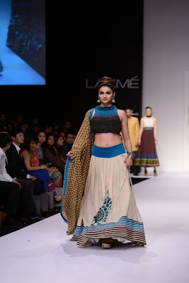 Prachi Desai Walk the ramp on Lakme Fashion Week-2013