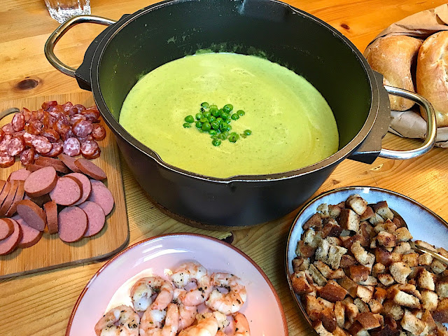 Erbsen-Minz-Süppchen Erbsen-Minz-Süppchen