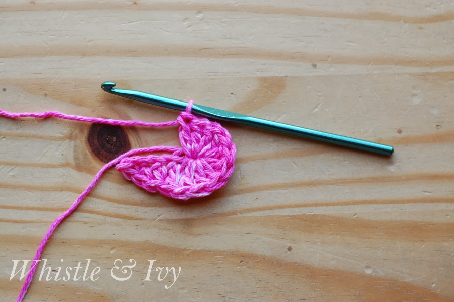 free crochet pattern tutorial make a heart with a border