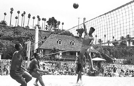 Permainan bola voli pada tahun 1985 pertama kali diciptakan oleh