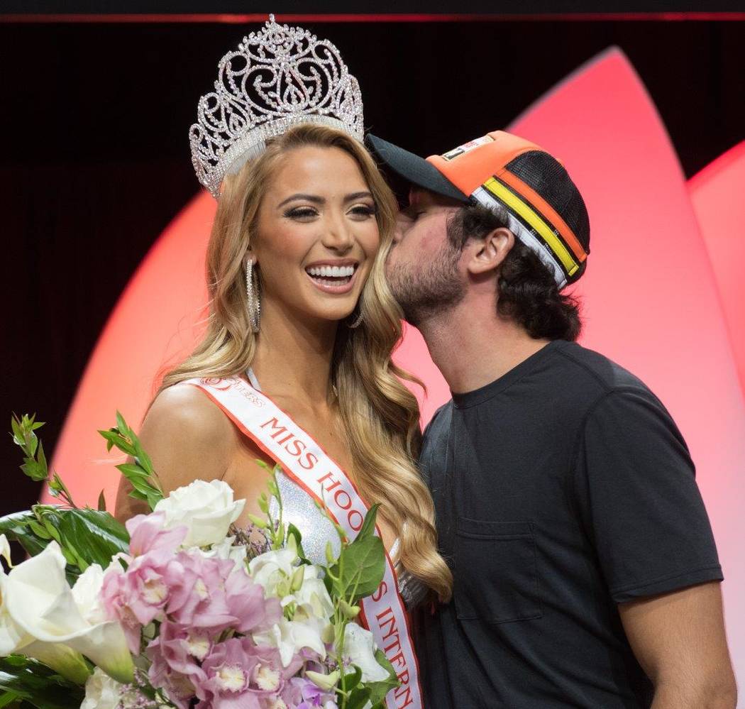 NASCAR Race Mom Chase Elliott Enjoys His Role As Judge