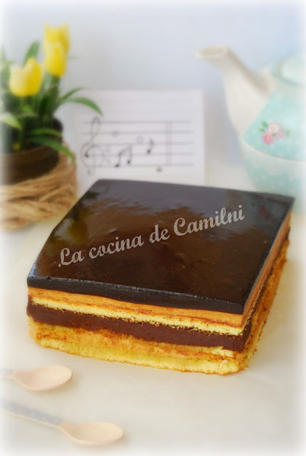 Tarta ópera de dulce de leche (La cocina de Camilni) Tarta ópera de dulce de leche (La cocina de Camilni)