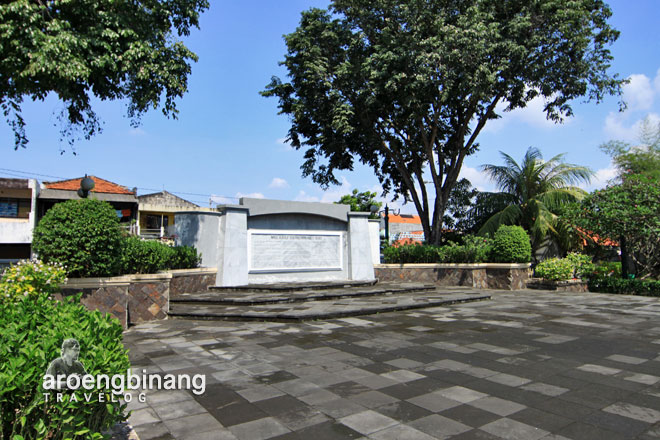 makam wr supratman surabaya