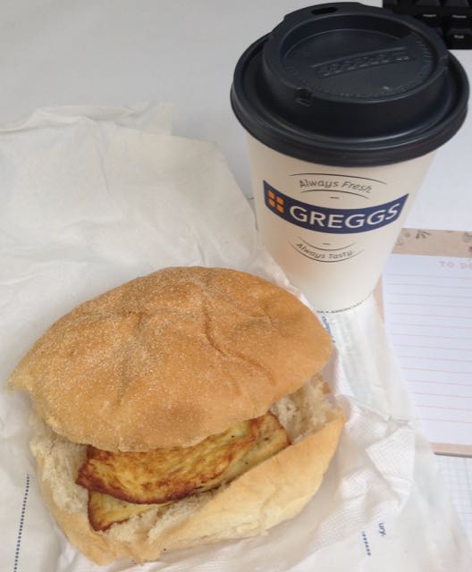 FOODSTUFF FINDS New Omelette Breakfast Roll (GreggsOfficial) [By
