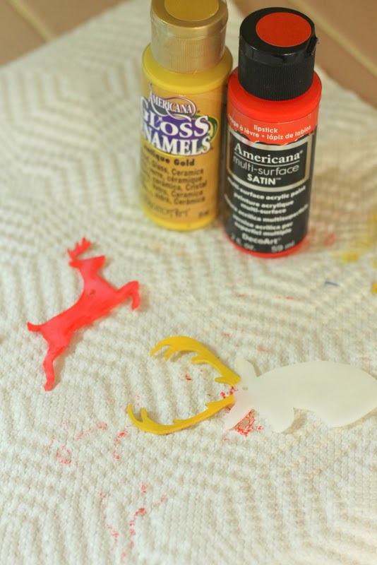 DIY Glitter Deer Shrink Plastic Ornaments -- a quick and easy ornament tutorial to show you how to make these great glitter deer.