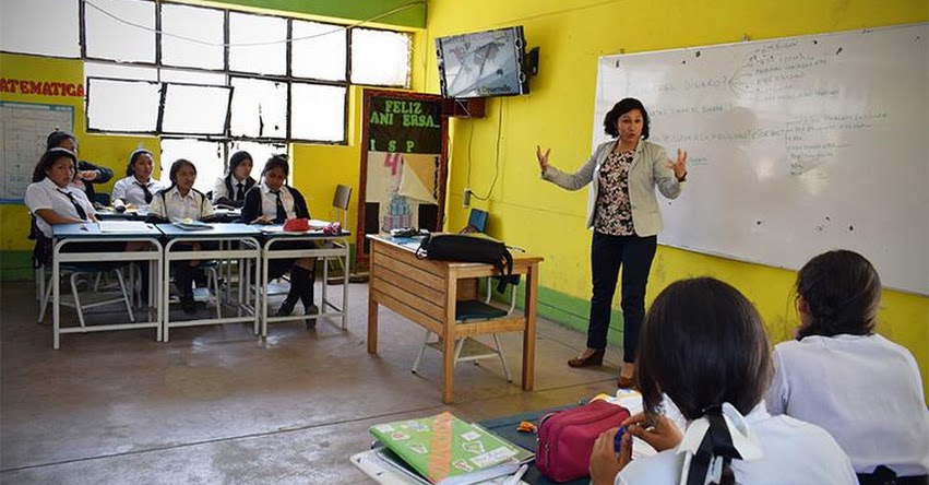 DRELM: Escolares mujeres de colegios públicos reciben charlas para motivarlas a dedicarse a las ciencias - www.drelm.gob.pe DRELM: Escolares mujeres de colegios públicos reciben charlas para motivarlas a dedicarse a las ciencias - www.drelm.gob.pe