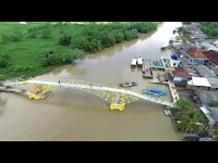 Jembatan Apung Kampung Laut  pertama di Indonesia dan keindahannya