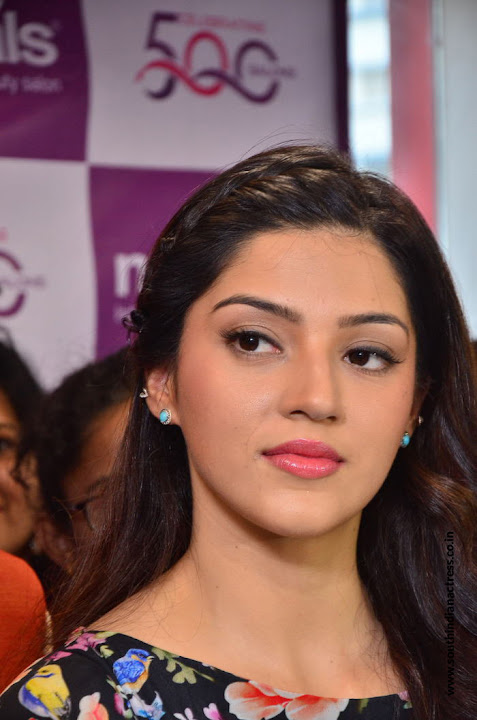 Mehreen Pirzada at Naturals Salon launch