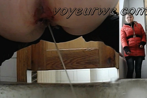 Spy Cam in college toilet - Numerous chicks use the restroom to pee (PissHunt 61)