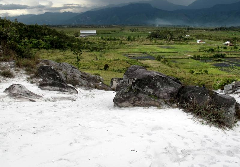 10 Tempat Wisata di Papua Berjambang