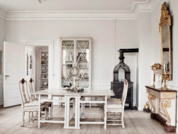 White China Cabinet provides style and beauty in the room