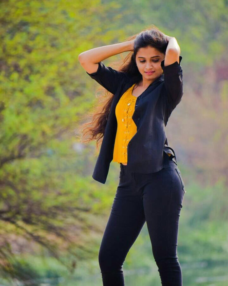 Tv Serial Actress Lahari Hot Images