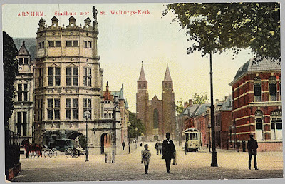 Arnhem, St. Walburgkerk op de achtergrond in 1913