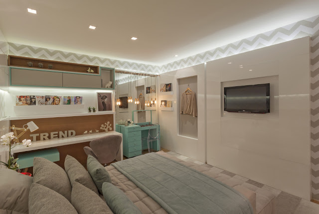 Quarto de casal com penteadeira turquesa por Carmen Calixto. Blog Achados de Decoração Quarto de casal com penteadeira turquesa por Carmen Calixto. Blog Achados de Decoração