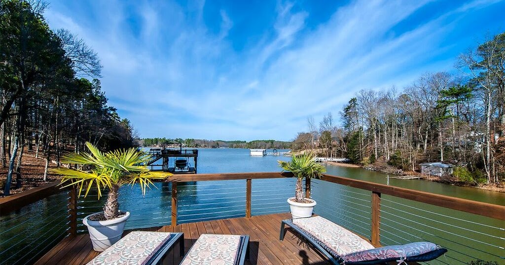 2122 Brandt Road on Lake Wylie Waterfront Lake Lifestyle Imagine....