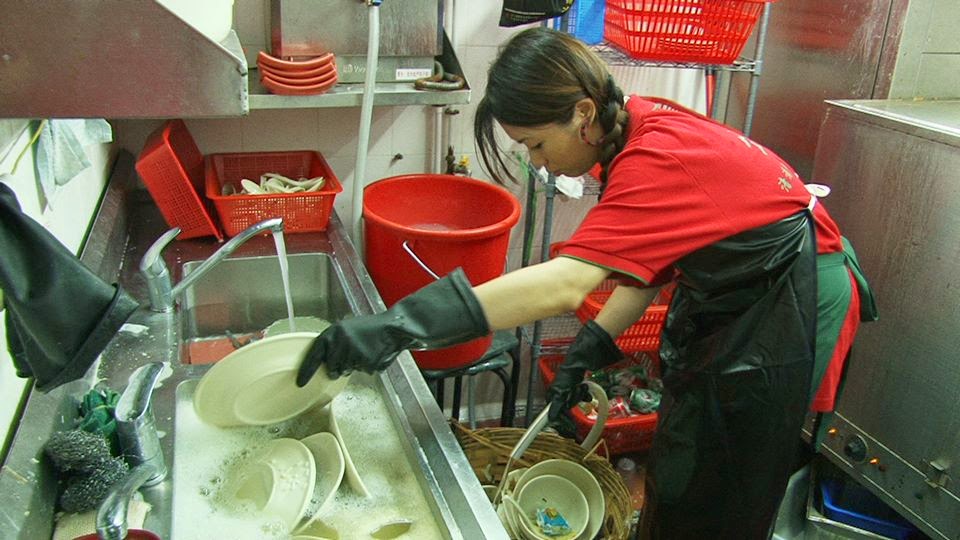 洗碗精、黃豆粉、苦茶渣洗盤子那一種好？讓婆媽好迷惘