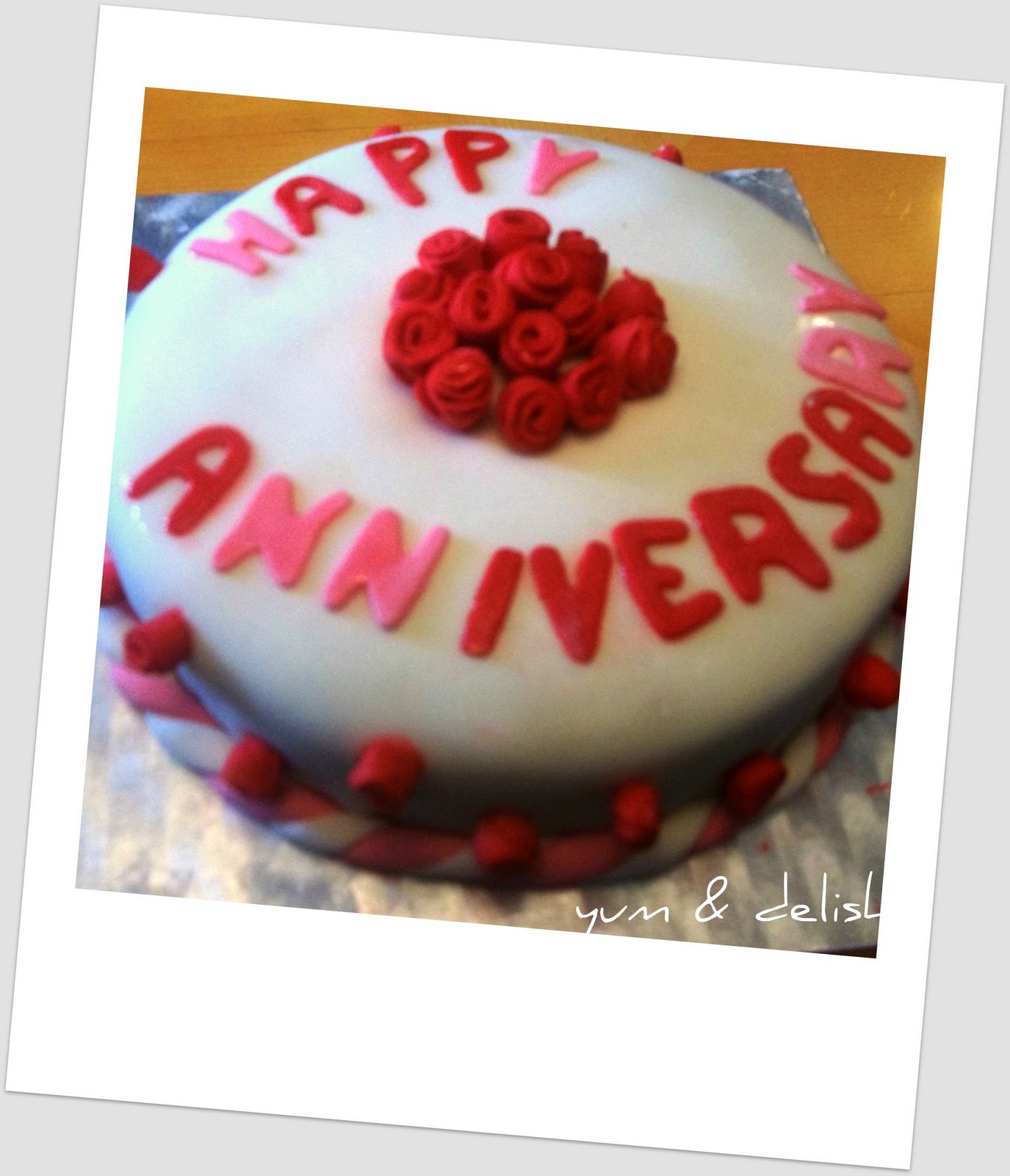 Yum & Delish Fondant Ribbon Rose Cake and Red Heart Cake