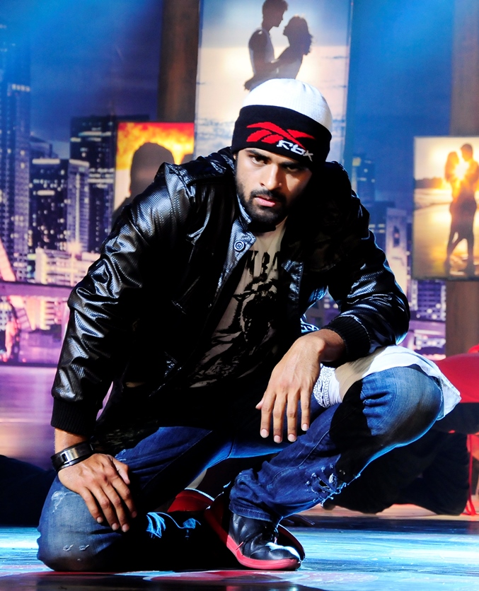 BUNGA TIDUR Sai Dharma Teja's "REY" Movie Stills
