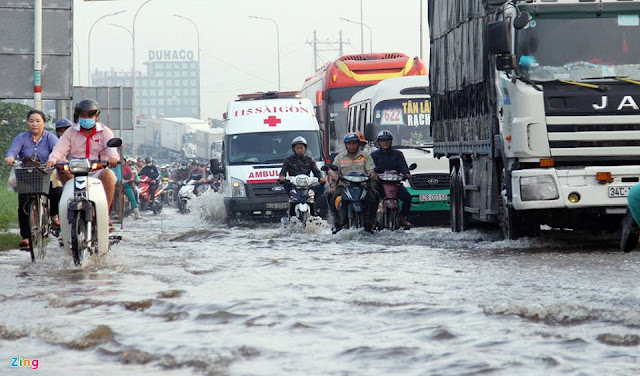 Hồ Chí Minh ngập trong nước