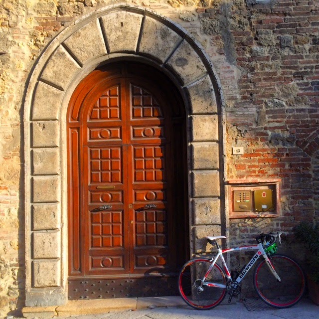 delivery of road bike for rent at il tosco accommodation