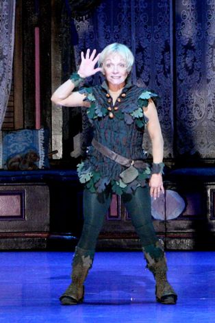 Sandy's Motherhood Blog: Food, Fun, Fashion: Battles of the Broadway Divas