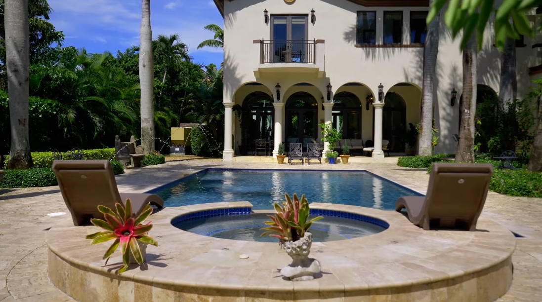 35 Interior Design Photos vs. 10401 SW 64 Ave, Pinecrest, FL Luxury Home Tour