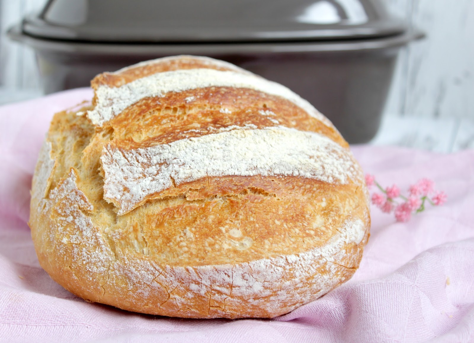 Dutch Oven Bread | Weissbrot | knusprig, hell und soft – Food with Love ...