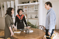 Amy Landecker, Alia Shawkat and Rob Huebel in Transparent Season 4 (1)