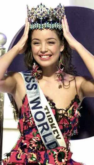 Miss World Of 2002 – Azra Akın