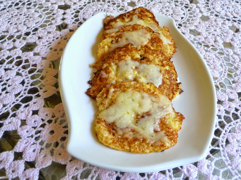 CAULIFLOWER FRITTERS WITH CHEESE
