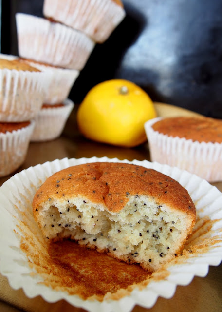 Sitruuna-unikonsiemen muffinit