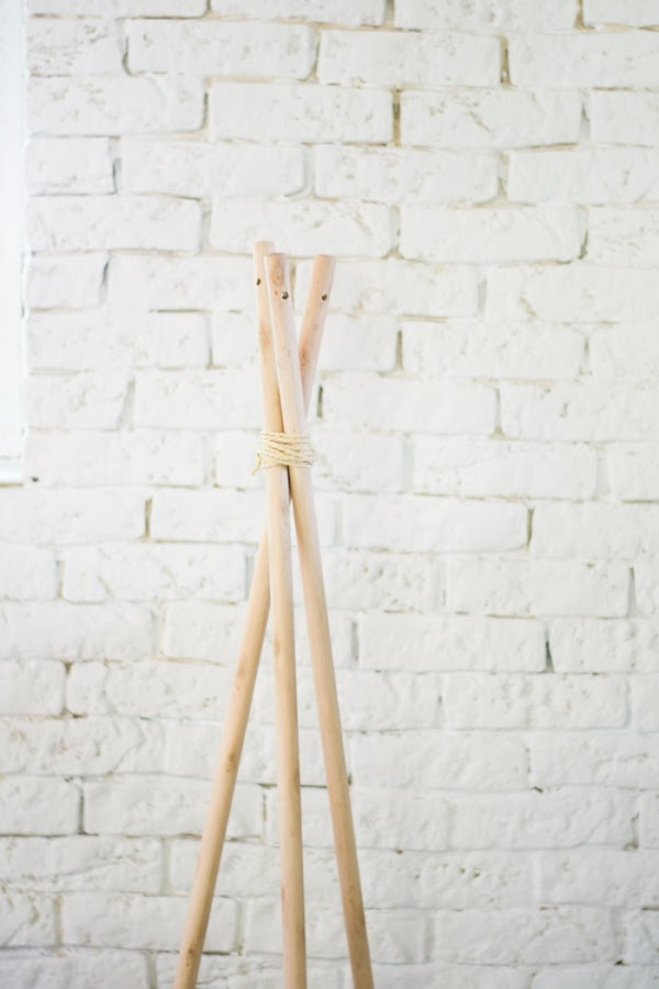 Perchero con palos diy
