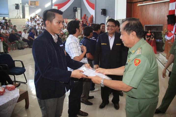 Humas Kota Bitung: Lomban Buka Temu Karya Karang taruna