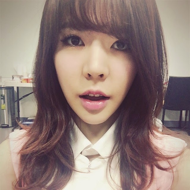 Snsd Sunny Greeted Fans With Cute Selfie Wonderful Generation