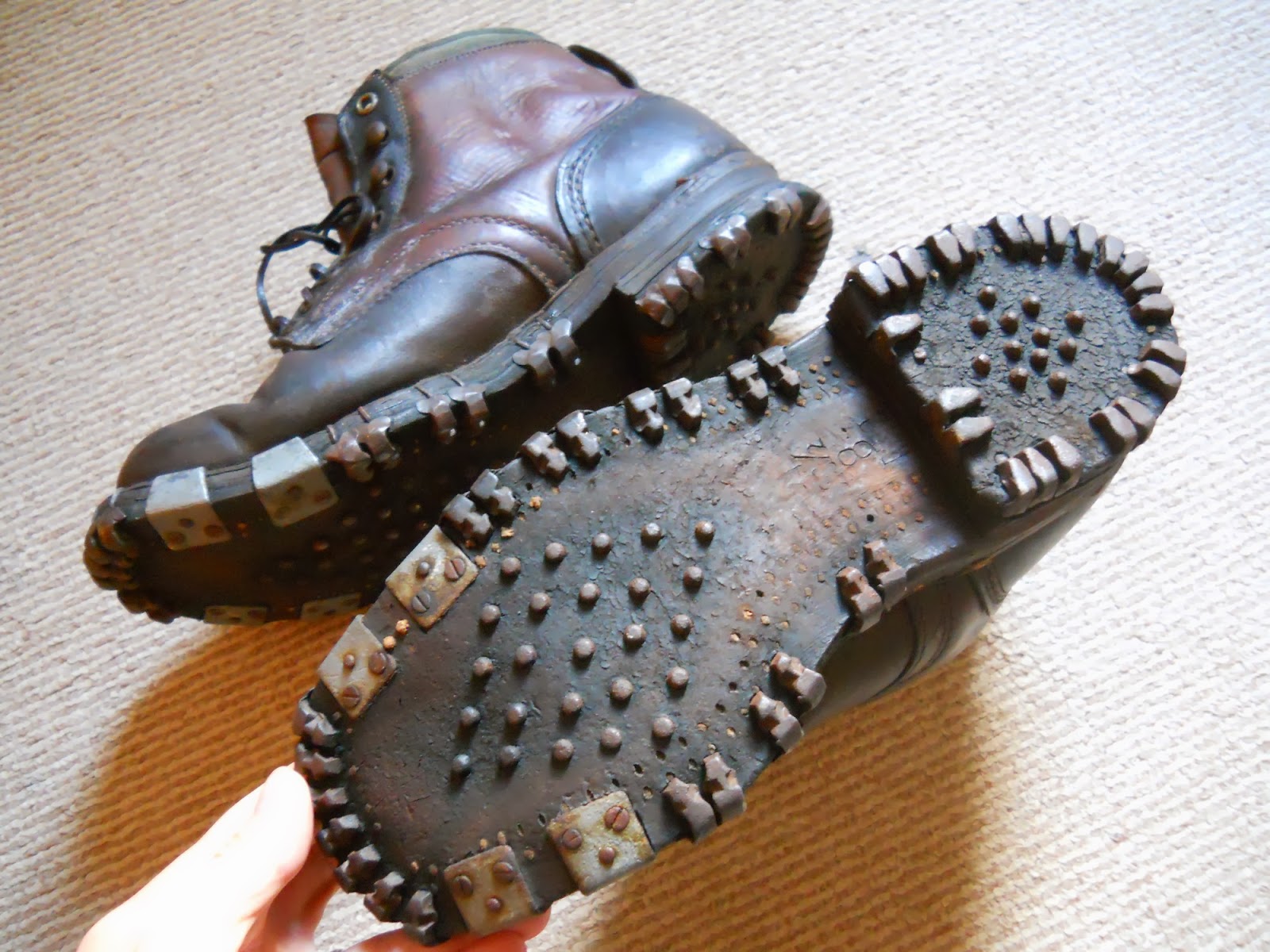 сменная обувь грязная. американские военные ботинки второй мировой войны. Imac 64828 7082/002 ботинки. ботинки m1943 combat service boots. второй ботинок.