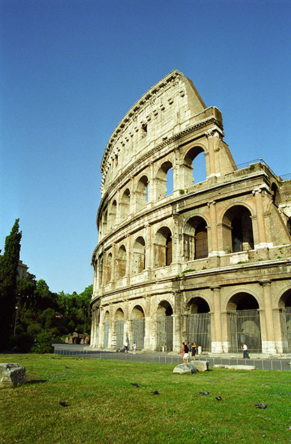 GLOBE IN THE BLOG: The Coliseum, Rome, Italy