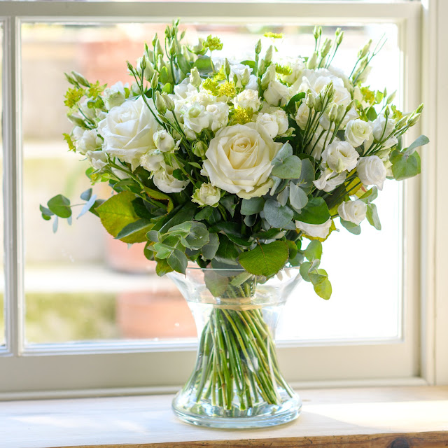 Show a Romantic Gesture with Luxury Flowers Epapermagazine