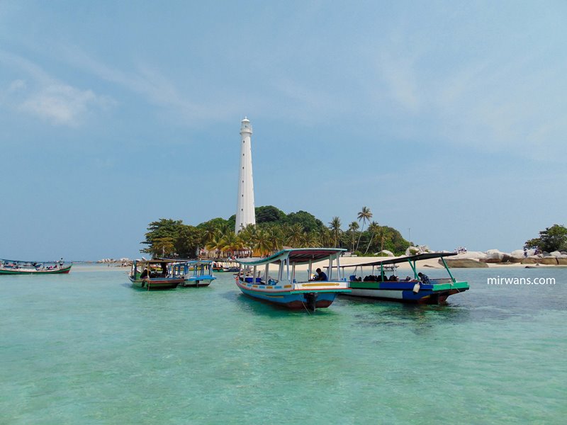 Objek Wisata Bahari di Belitung Yang Wajib Dikunjungi, Pantai Tanjung Tinggi, Pantai Tanjung Tinggi, Pantai Tanjung Kelayang, Pulau Pasir, Pulau Batu Berlayar,