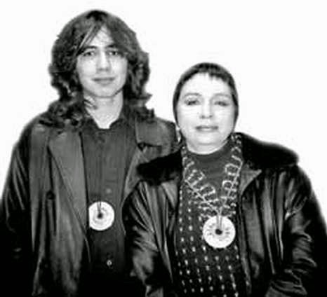 Александр с мамой Марианной Александр с мамой Марианной