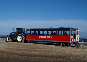 Tipps für einen Tag rund um Skagen. Teil 1: Råbjerg Mile und Grenen. Eine Tour mit Sandormen, dem Traktorbus, zur Landzunge Grenen ist ein Abenteuer, besonders mit Kindern!