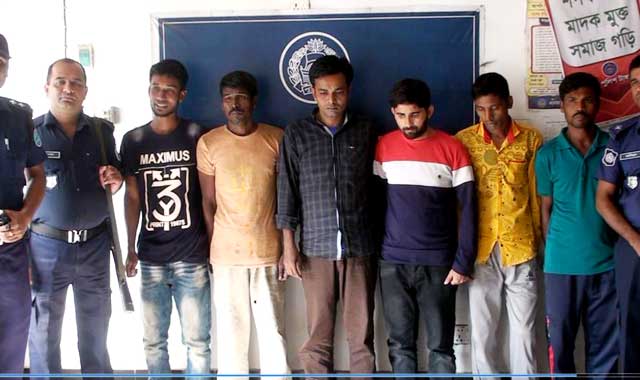 Six members of inter-district robbery arrested in Tangail টাঙ্গাইলে আন্তঃজেলা ডাকাত দলের ৬ সদস্য গ্রেফতার