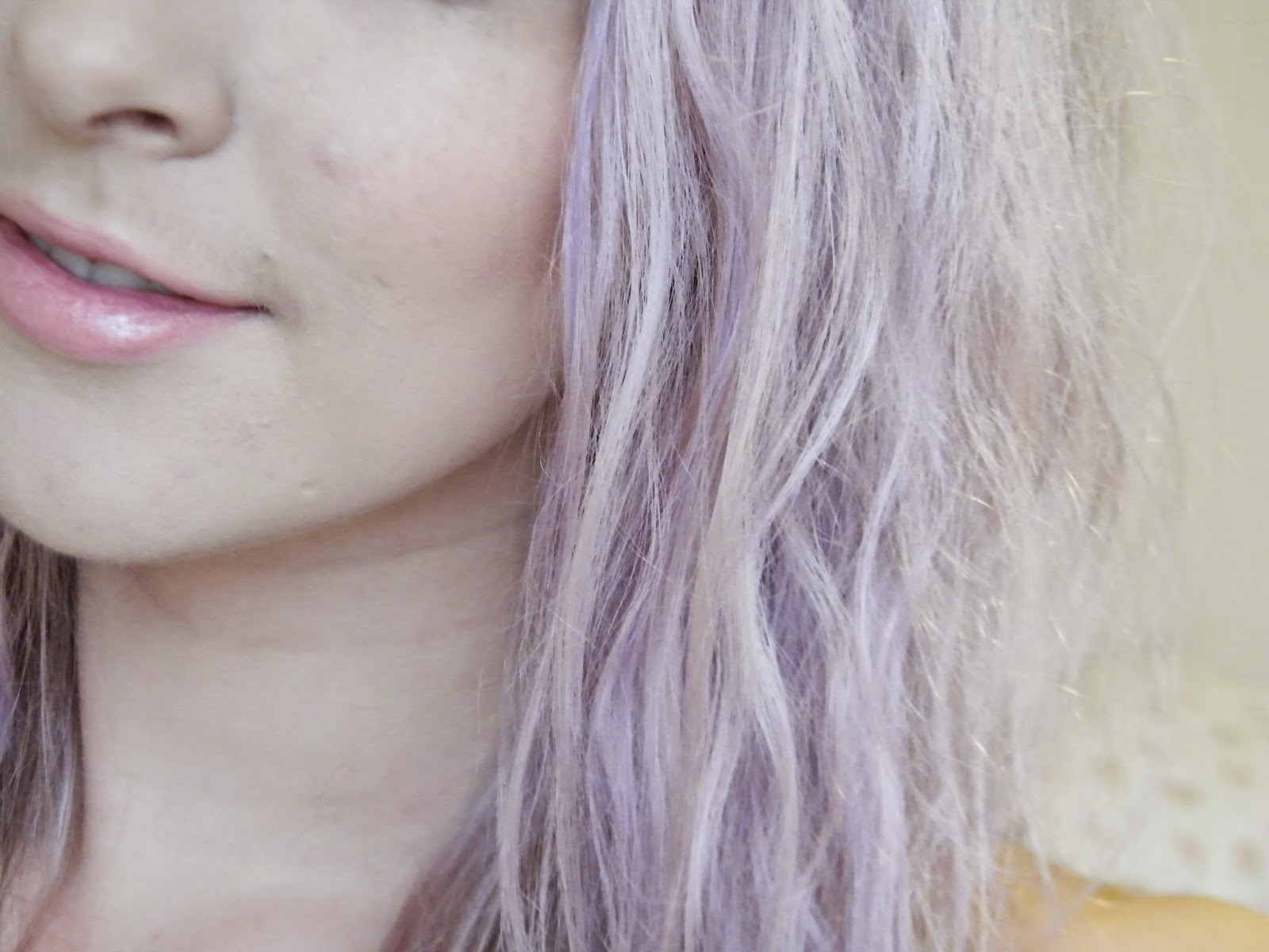 review BLEACH LONDON Violet Skies Jasmine McRae UK Beauty, Fashion